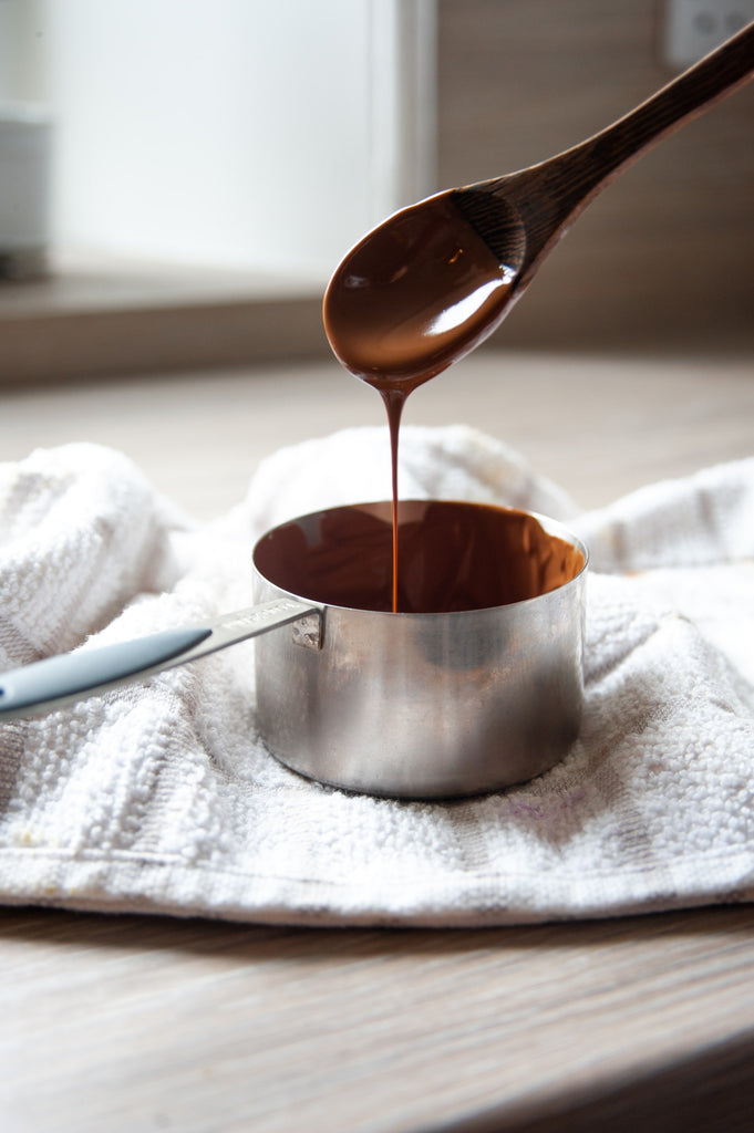 Cacao rich deep dark buttery chocolate fragrance